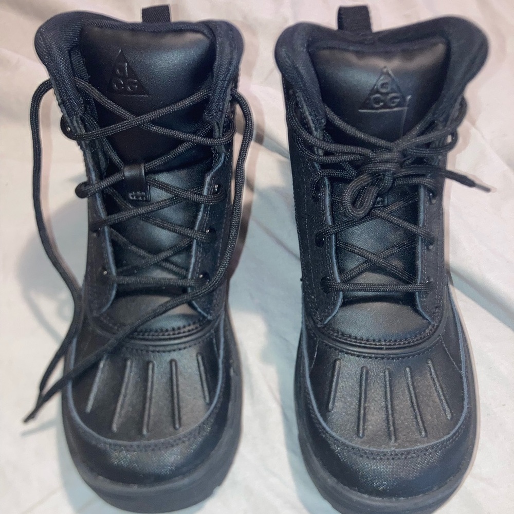 New Black Nike Woodside 2 ACG Big Kids' Boots size 2.5Y